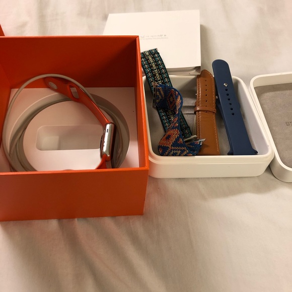 Authentic Hermès Apple Watch 2 & box main image 6
